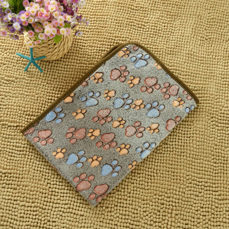 Flannel Pet Blanket,Cute Dog Paw Print Blanket Pet Mat for Puppy Kitten Warm and Comfortable Blanket Suitable For Cats And Dogs