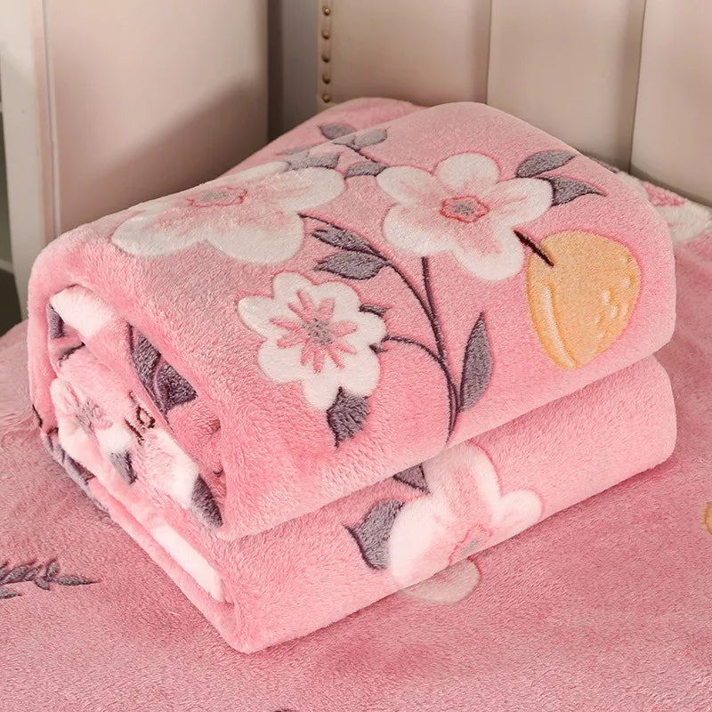 Cozy Floral Flannel Throw Blanket Soft Machine Washable All-Season Comfort with Cute Pink Strawberry Flower Design