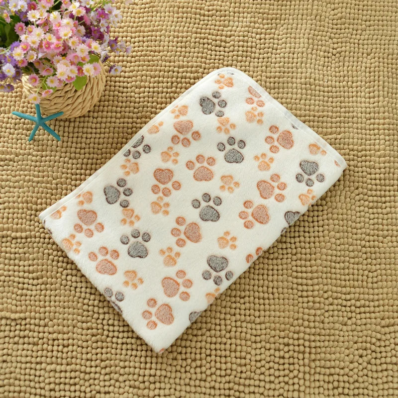 Flannel Pet Blanket,Cute Dog Paw Print Blanket Pet Mat for Puppy Kitten Warm and Comfortable Blanket Suitable For Cats And Dogs